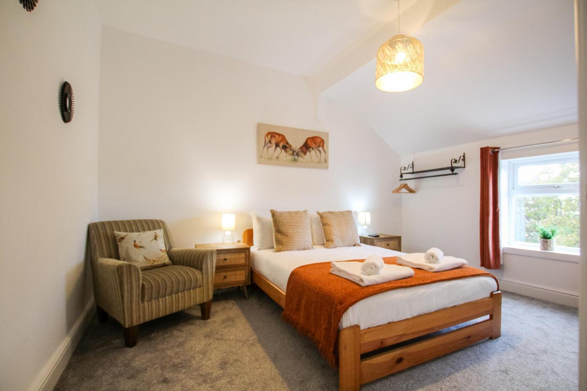 Fairways View - Spacious Apartment - Sleeps 6 - Lovely Views - By Rework Accommodation Hoylake Exterior foto