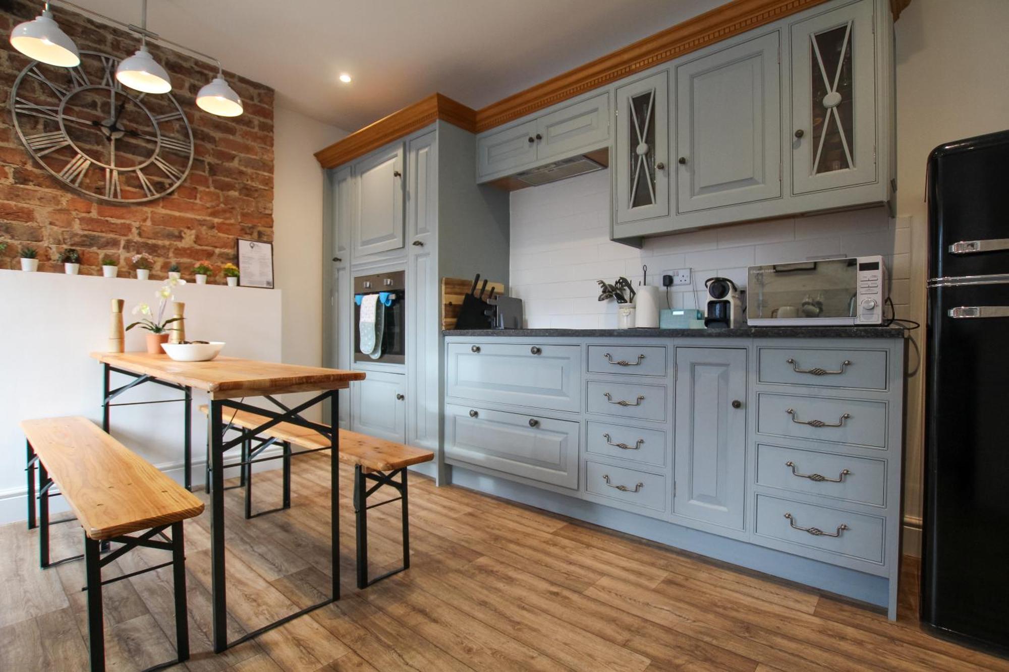 Fairways View - Spacious Apartment - Sleeps 6 - Lovely Views - By Rework Accommodation Hoylake Exterior foto