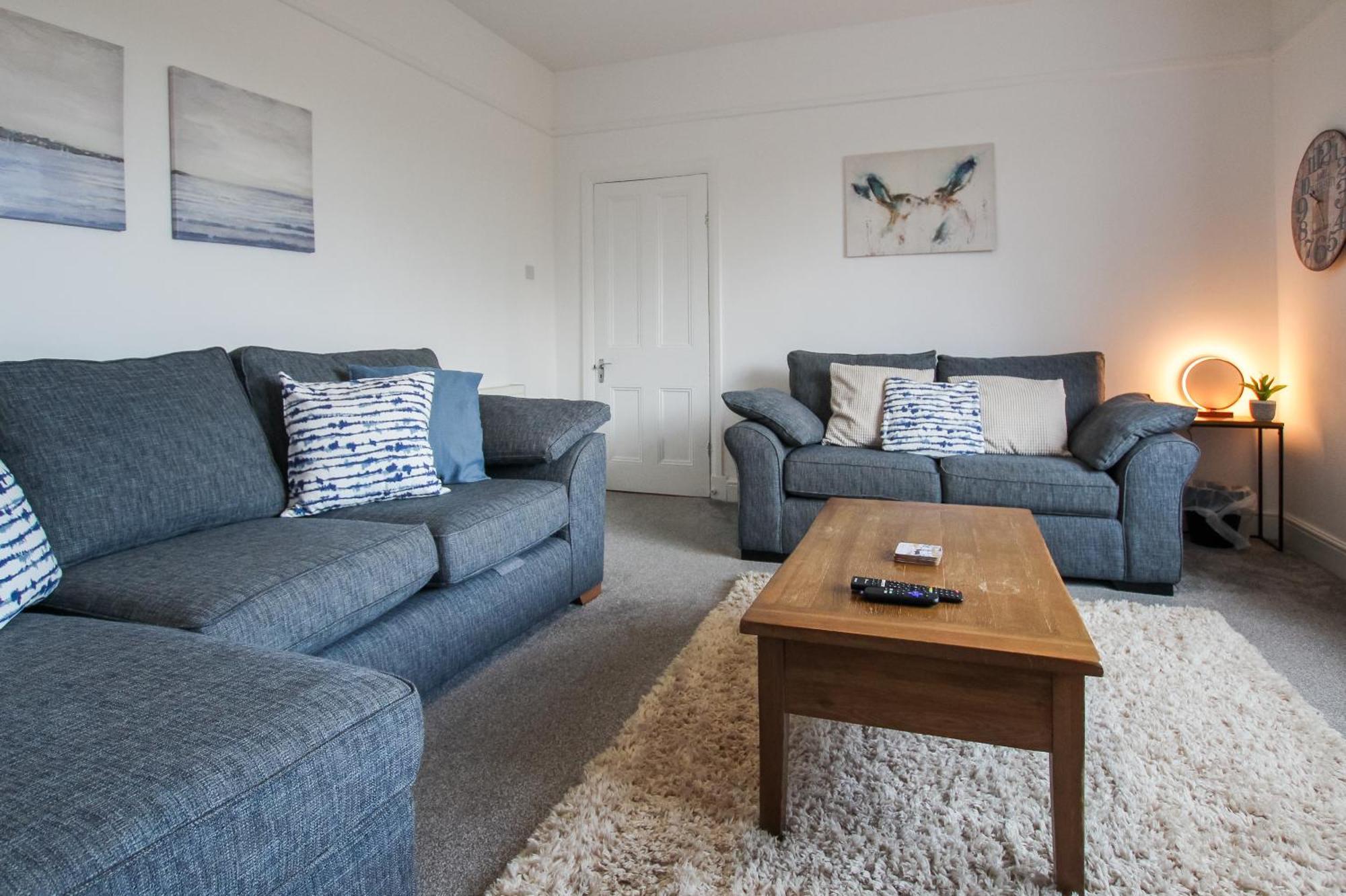 Fairways View - Spacious Apartment - Sleeps 6 - Lovely Views - By Rework Accommodation Hoylake Exterior foto